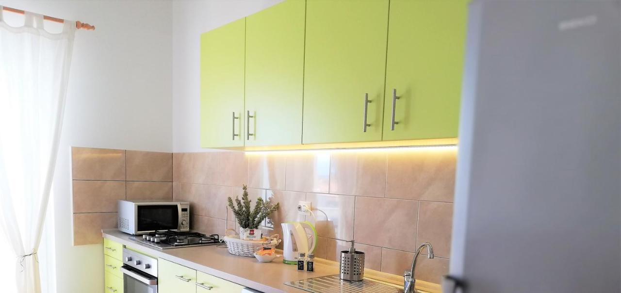 Apartment Anzotika Nin Extérieur photo